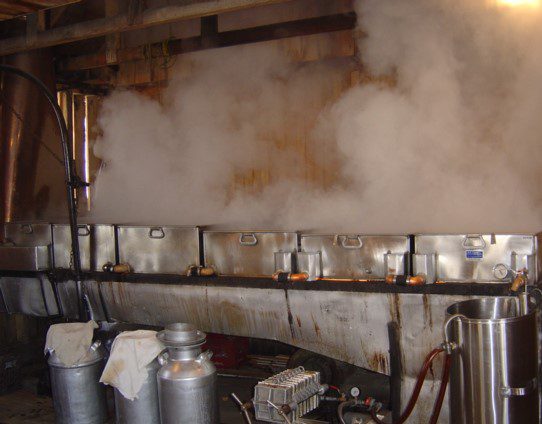cabane à sucre Relais des Pins bouilloire fabrication sirop erable