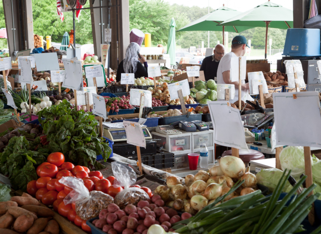 Les marchés publics : une stratégie gagnante, ancrée dans votre communauté, pour diversifier votre clientèle