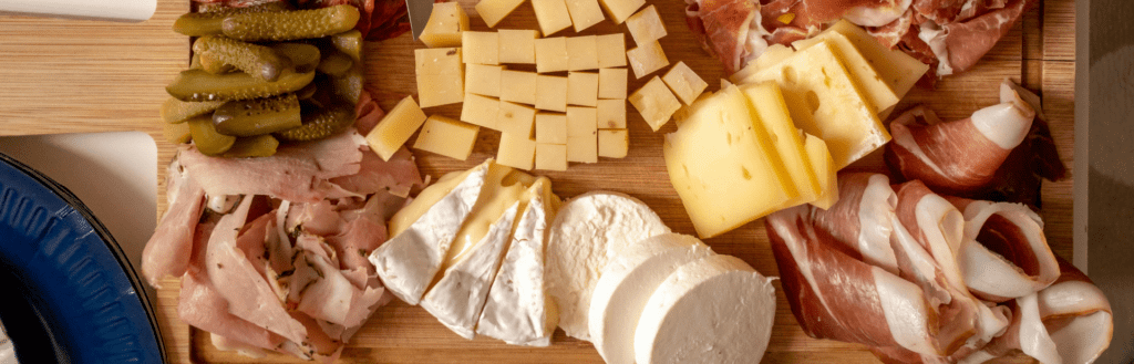 Quoi mettre sur votre planche 9 charcuteries, viandes, fromages et pains coups de coeur