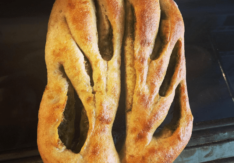Fougasse à la fleur d’ail - Boulangerie du pain… c’est tout!