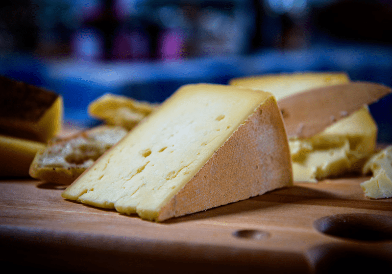 Proditer d'un plateau de fromages à la Fromagerie des Grondines