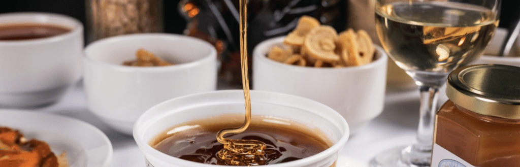 Une table du temps des sucres de la cabane Aux Petits Plaisirs